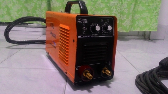 เครื่องเชื่อมไฟฟ้า  JASIC ARC225i  IGBT สภาพดีอุปกรณ์ครบพร้อมใช้งานครับ( มาเพิ่มอีกตัวครับ)