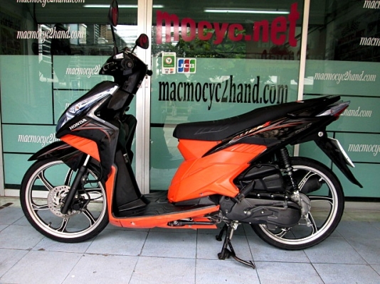 click 110 i สีดำ สวย อมตะ ล้อแมกซ์17 แบบก้านพริ้ว สวยแกร่ง ช่วยประหยัดน้ำมัน ราคาไม่แพง  แถม3รายการ 19900