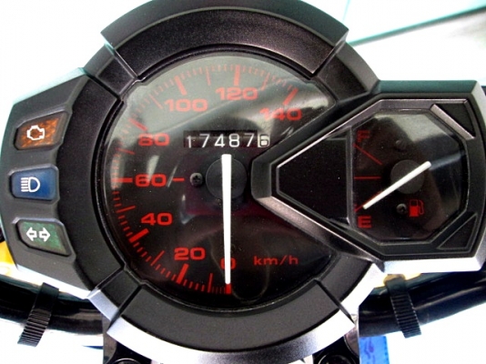 ttx  สีเหลืองดำ รถเดือน กุมภาพันธ์ ปี56 ไมล์ 1 หมื่นโล เครื่องดีเงียบ ยางดีพร้อมใช้ โปรโมชั่น แถม 3 รายการ 24900