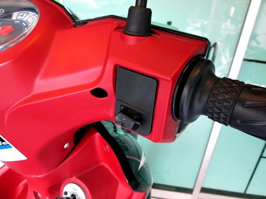 SPARK 115 i  (สต๊าทมือ) สีดำแดง รถเดือน มิถุนายน ปี 57 ไมล์ 5 พันโล รถที่ประหยัดน้ำมันที่สุด แถม 3 รายการ