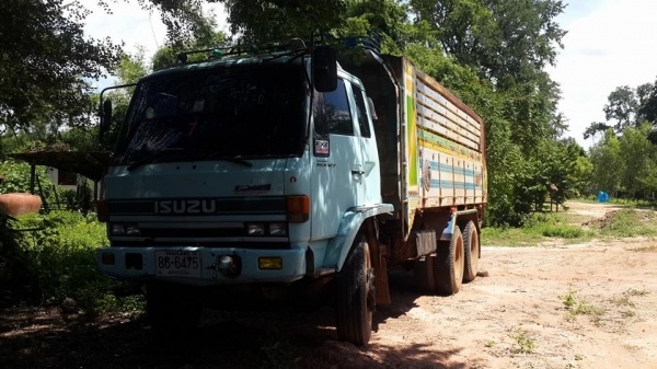 ขายรถ10ดัมพ์2เพลา ปี42นางฟ้าFVZ32M R 195 แชชซีสวยเครื่องดี เกียร์ZF 9เกียร์เดินหน้า สภาพพร้อมใช้งาน เอกสารพร้อมโอน มีบาร์อ้อย