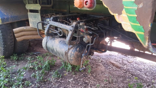 ขายรถ10ดัมพ์2เพลา ปี42นางฟ้าFVZ32M R 195 แชชซีสวยเครื่องดี เกียร์ZF 9เกียร์เดินหน้า สภาพพร้อมใช้งาน เอกสารพร้อมโอน มีบาร์อ้อย