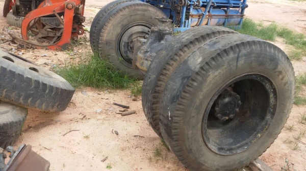 ขาย ((48,000)) ช่างล่าง6ล้อใหญ่ ฮีโน่ สิงห์ไฮเทค FM-3H. ยาง 9.00R20