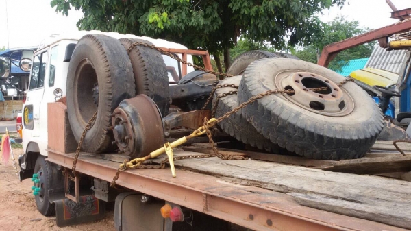 ขาย ((48,000)) ช่างล่าง6ล้อใหญ่ ฮีโน่ สิงห์ไฮเทค FM-3H. ยาง 9.00R20