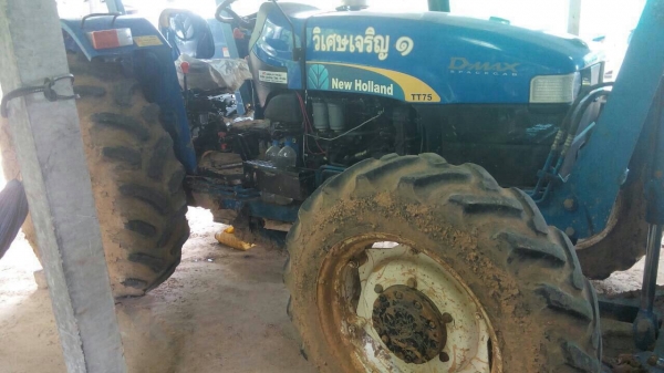 ขาย ((550.000))  รถไถ New. Holland. TT75. แรง รับแลกรถเกี่ยวคูโบต้า70-95