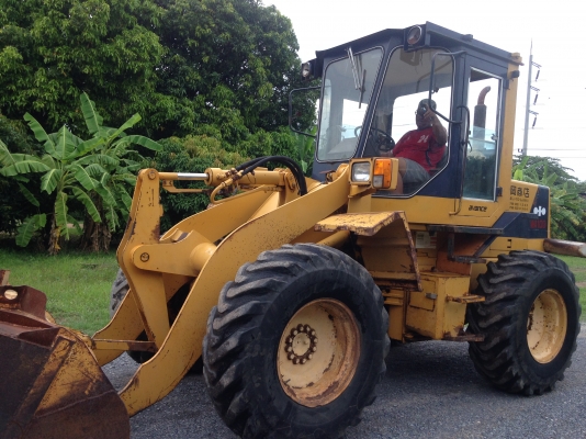 ขายรถตัก Komatsu WA 100-1 นำเข้าจากญี่ปุ่นแท้ 100\% ยังไม่เคยใช้งานในเมืองไทย สภาพสวย พร้อมใช้ ราคาถูกมากๆ  081-9485494