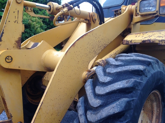 ขายรถตัก Komatsu WA 100-1 นำเข้าจากญี่ปุ่นแท้ 100\% ยังไม่เคยใช้งานในเมืองไทย สภาพสวย พร้อมใช้ ราคาถูกมากๆ  081-9485494