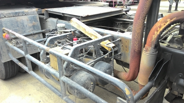 สิบล้อหัวลาก2เพลา 3 พ่วงๆละ 620000 บาทUD 290 แรงCWM430HTพร้อมหาง 2 เพลาพื้นเรียบยาว10เมตร 3 พ่วงเอาเฉพาะหัวหรือหางก็ได้ครับ