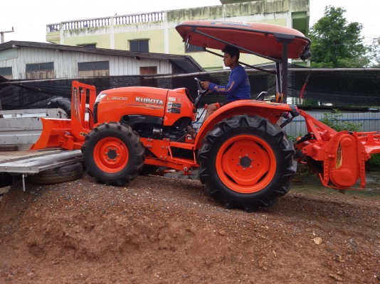 ปัญญาแทรคเตอร์..จัดมาให้ครับ ด่วน!!!คูโบต้า L3608 พร้อมใบมีดคานล่าง พร้อม โรตาลี่163(ยางหน้าใหม่) จัดส่ง อ.ศรีนคร จ.สุโขทัย