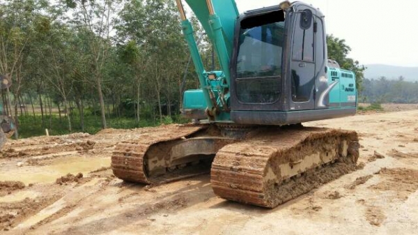 ขายรถแบคโฮ KOBELCO SK200-8 YN12 super เอกสารอินวอย ไมล์ 7700 ชม.ราคา 2000000