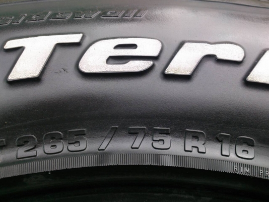ขายยาง BF 265/75R16 ยางปี06,09 สวยๆ จำนวน 2 เส้น 1400