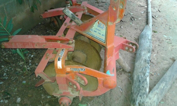 รถไถ 4x4 พร้อมอุปกรณ์