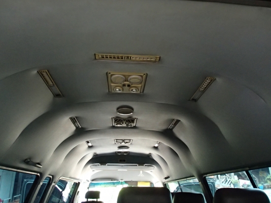 ขายตู้ COMMUTER หลังคาสูง ปี 46 เครื่อง 5L 3000cc รถบ้านเดิมจัดไม่เคยผสมสีซักชิ้นไม่มีชนเดิมมากๆ ขายตู้ COMMUTER หลังคาสูง ปี 46 เครื่อง 5L 3000cc รถบ้านเดิมจัดไม่เคยผสมสีซักชิ้นไม่มีชนเดิมมากๆ