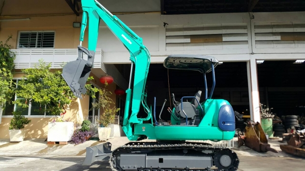 ขาย รถขุด KOMATSU รุ่น PC40R-8- มือสองญี่ปุ่น แทร็กเหล็กสวย สลักแน่น ทั้งคัน สวยพร้อมใช้งาน มือถือ/LINE ID : 0818753444