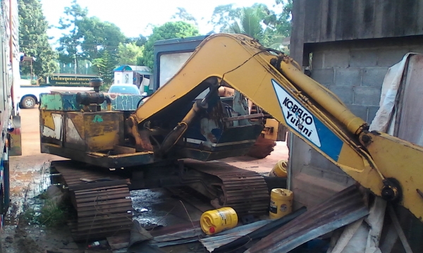 ขายรถขุดและปากคีบไม้โกเบDC60/หรือแลกกับรถไถฟอร์ดหรือคูโบต้า50แรงขึ้นไป