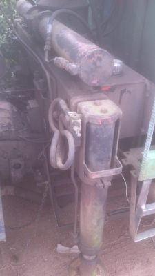 ขายด่วนซากรถ 6 ล้อไม่มีเล่มทะเบียน+เครนพับติดที่คลีบเหล็ก 250000 ต่อได้