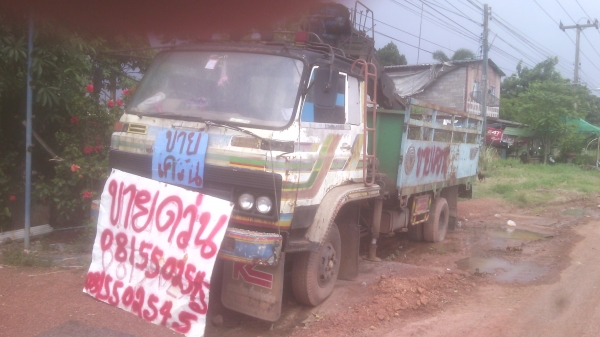 ขายด่วนซากรถ 6 ล้อไม่มีเล่มทะเบียน+เครนพับติดที่คลีบเหล็ก 250000 ต่อได้