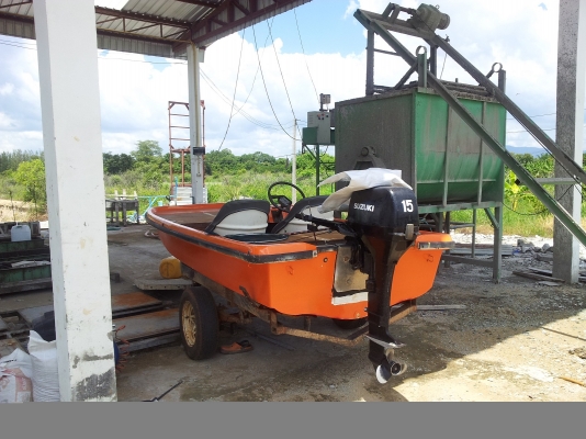 ขายเรือ 12.5ฟุตพร้อมเครื่องและชุดถังน้ำมันพร้อมเทเลอ
