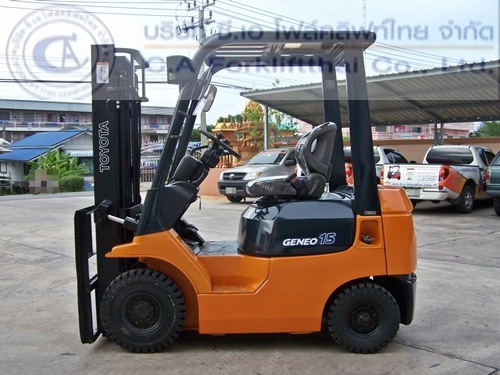 ขายรถ โฟล์คลิฟท์ TOYOTA รุ่น 7FD15