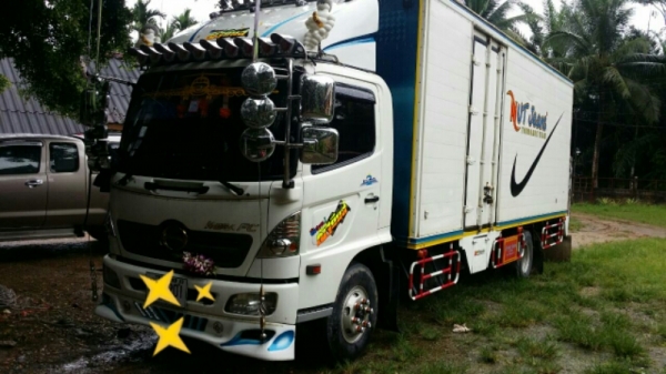 ฝากขาย 955,000บ หกล้อ ฮีโน้ FC 4JJ -175 ปี51บรรทุกตู้ ยาว 6.50ม สภาพดีเดิมสวยกริบ ไม่มีชน ทะเบียนพร้อมโอน