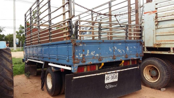 ขายรถ6ล้อ ISUZU NPR115แรง เครื่องดีแคชซีสวย เฟืองท้ายใหญ่F สภาพพร้อมใช้งาน เอกสารพร้อมโอน ราคา450,000 สนใจโทร 090-8588220คุณนะ 093-3258446คุณบิว หรือเข้าดูสินค้าอื่นๆได้ที่ www.truck.in.th/498 หรือเพจFacebook ณรงค์ ซื้อขายรถมือสอง (เว็บไซต์ส่วนตัว) หรือFa