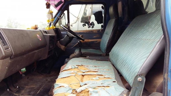 ขายรถ6ล้อ ISUZU NPR115แรง เครื่องดีแคชซีสวย เฟืองท้ายใหญ่F สภาพพร้อมใช้งาน เอกสารพร้อมโอน ราคา450,000 สนใจโทร 090-8588220คุณนะ 093-3258446คุณบิว หรือเข้าดูสินค้าอื่นๆได้ที่ www.truck.in.th/498 หรือเพจFacebook ณรงค์ ซื้อขายรถมือสอง (เว็บไซต์ส่วนตัว) หรือFa