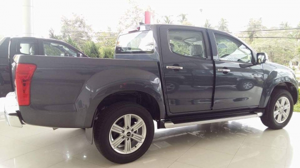 ขายด่วน รถบรรทุก 6 ล้อ HINO FF1J 210 แรงม้า