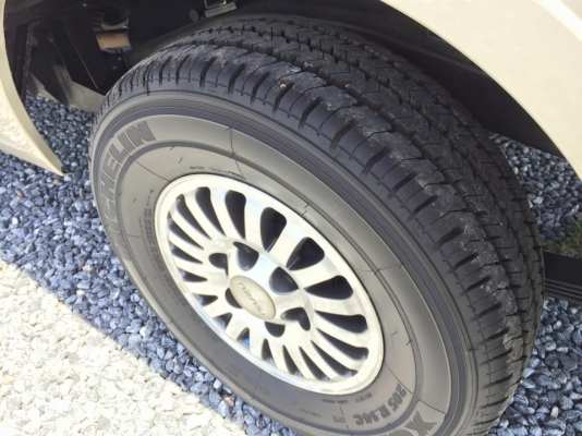 ขายอีซูซุ ดราก้อนอาย SLX 2500 เทอโบ ปี 2000 รถมือ 1 ป้ายแดง วิ่งน้อยมาก สภาพนางฟ้า ขายอีซูซุ ดราก้อนอาย SLX 2500 เทอโบ ปี 2000 รถมือ 1 ป้ายแดง วิ่งน้อยมาก สภาพนางฟ้า