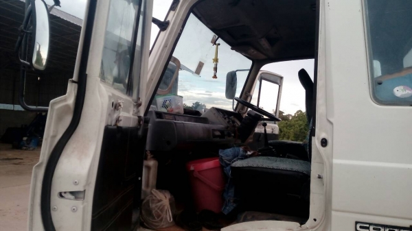 ขายด่วนรถสิบล้อรถเทนเลอรUDเครือง265แรง2เพลาหางขึ้น200