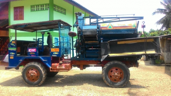 ขายรถโม้ข้าวนวดข้าว สภาพดีพร้อมใช้งาน