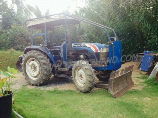 รถไถ  แชมเปี้ยน สองเพลาพร้อมอุปกรณ์  มีเอกสารซื้อขาย