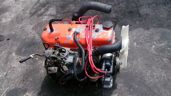 ขายเครื่องยนต์มาสด้าแฟมิเลีย 9550 บาท