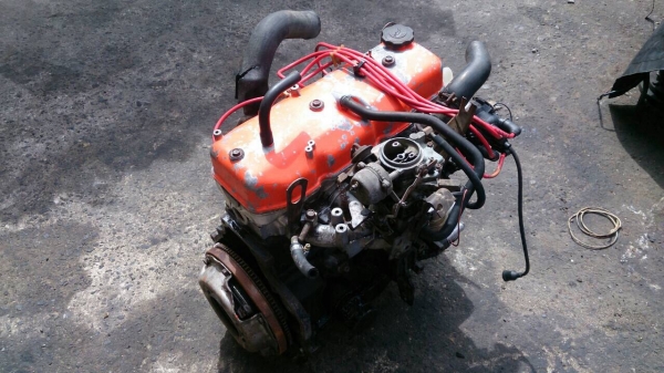 ขายเครื่องยนต์มาสด้าแฟมิเลีย 9550 บาท