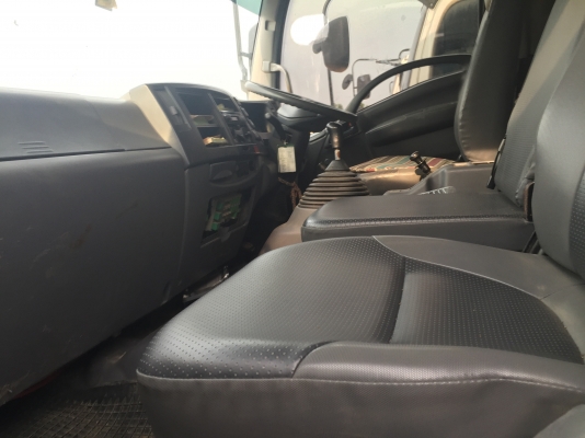 10ลัอด้ัม 360แรงปี56..ไมล์90000-110000. กิโล มีระบบลาก ยางเต็ม