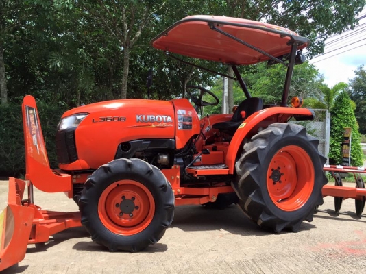 ขายรถไถ Kubota L3608(4WD) พร้อมใบมีดและผานพรวน รถพร้อมใช้งาน