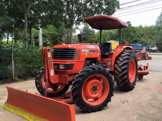 ขายรถไถ Kubota M5000 SU(4WD) พร้อมใบมีดและผานพรวน รถไร่ สีเดิม พร้อมใช้งาน