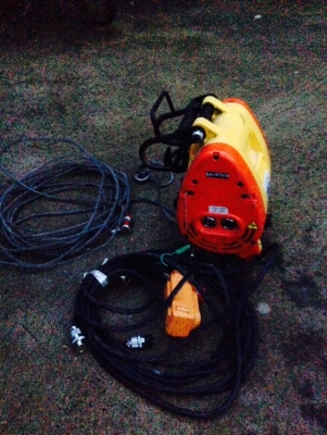 ขายรอกไฟฟ้า มือสอง รับน้ำหนักได้ 500 kgs. ขายรอกไฟฟ้า มือสอง รับน้ำหนักได้ 500 kgs.