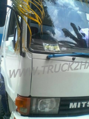 รถ 10 ล้อ บรรทุกน้ำมัน ยี่ห้อ MITSUBISHI   รุ่น 517 เพลาเดียว