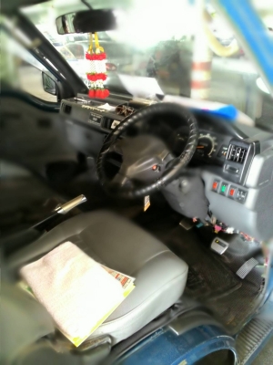 รถตู้ Mitsubishi L300 รถตู้ Mitsubishi L300