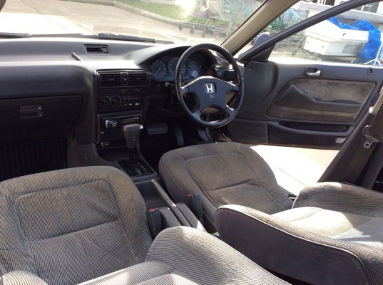 ขายแอคคอร์ดตาเพชร ไฟท้ายสั้น ปี93 เครื่องหัวฉีด 2.0 ออโต้ ติดแก๊ส LPG เพาเวอร์ ไฟฟ้าทั้งคัน ภายในเดิมเบาะเดิมไม่ขาด แอร์เย็น วิทยุCD ตัวถังเดิมสีเงามีริ้วรอย แม็ก15" รถขับดีเลยครับ พร้อมใช้งานได้เลยครับ