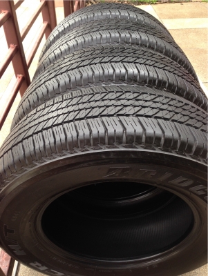 ยาง Bridgestone 265 65 17 ปลายปี12 ไม่มีปะ พร้อมใช้งาน ราคาไม่แพง