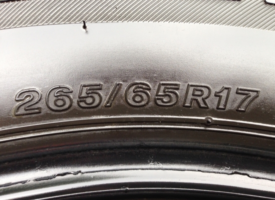 ยาง Bridgestone 265 65 17 ปลายปี12 ไม่มีปะ พร้อมใช้งาน ราคาไม่แพง