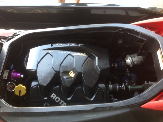 SEADOO RXP215 SUPERCHARGED IC INTERCOOLEDROTAX วิ่ง 160 ชั่วโมง ปี 06 อเมริกาเปลี่ยนซุปเป็น255 มีเร็คคูเรท โบออฟวาล์ว มีเก สภาพใส่ของมาจากอเมริกา เรือพร้อมใช้งาน นำเข้าจากUSA.