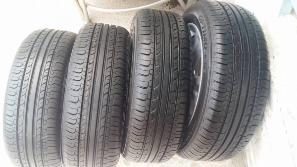 ล้อแม็กป้ายแดง ford fiesta 15" พร้อมยางปี14 สนใจติดต่อเล็กคลองสามครับ081-3747940