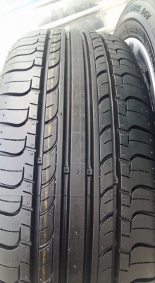 ล้อแม็กป้ายแดง ford fiesta 15" พร้อมยางปี14 สนใจติดต่อเล็กคลองสามครับ081-3747940