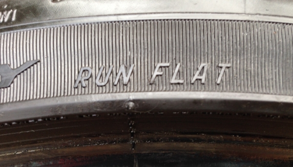 ยาง PIRELLI P zero 225 35 19 ปี12 ดอกเยอะ ไม่มีปะ ยาง PIRELLI P zero 225 35 19 ปี12 ดอกเยอะ ไม่มีปะ