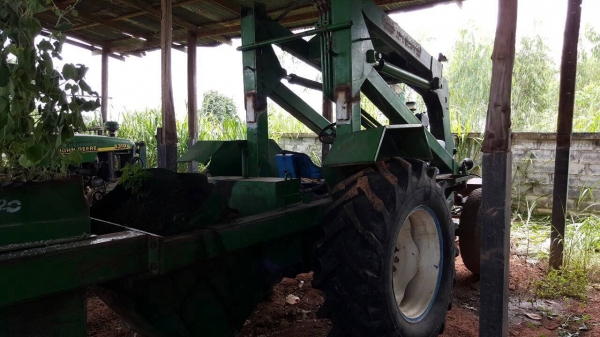 ขายรถไถฟอร์ด 5500 ติดคีบสามารถ เอกสารสัญญาซื้อขาย สภาพพร้อมใช้ แต่งคานหน้าใหญ่แข็งแรงทนทาน ราคาคุยกันได้ครับ