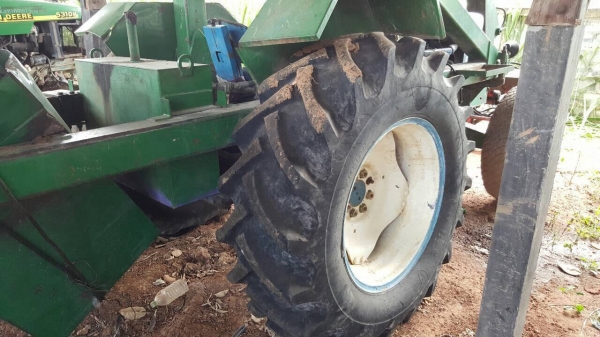 ขายรถไถฟอร์ด 5500 ติดคีบสามารถ เอกสารสัญญาซื้อขาย สภาพพร้อมใช้ แต่งคานหน้าใหญ่แข็งแรงทนทาน ราคาคุยกันได้ครับ