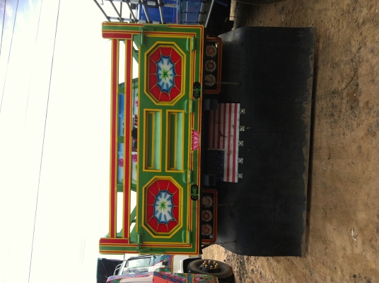 รถ 6 ล้อดั้ม รถ 6 ล้อดั้ม