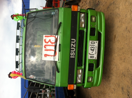 รถ 6 ล้อดั้ม